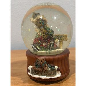 Boyd's bears Snow Globe  Helping Hands  Caution Thin Ice 1990